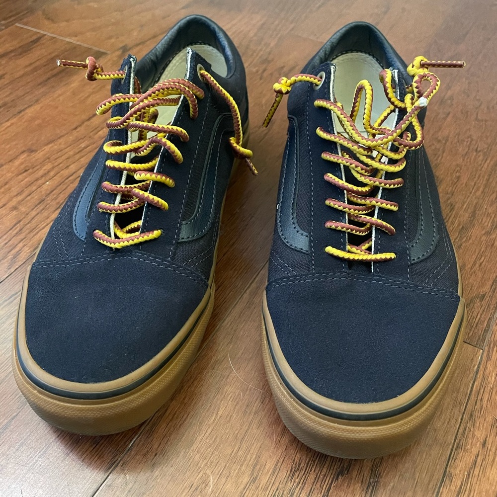 Vans - Picture 8 of 10